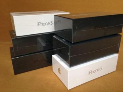 Apple iPhone 5 64GB (BLACK AND WHITE)/ Samsung S4 